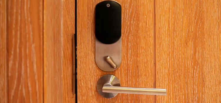 Automatic Locking Door Knob Glen Avon